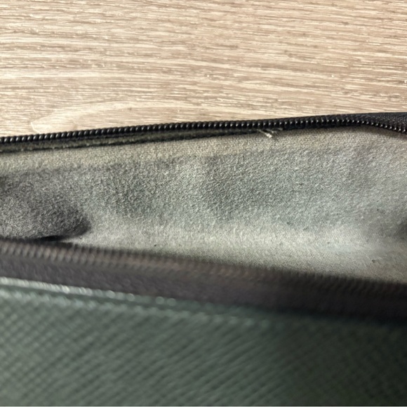 Louis Vuitton Structured Leather Case / Pouch (RARE- Great Condition) - Picture 8 of 11